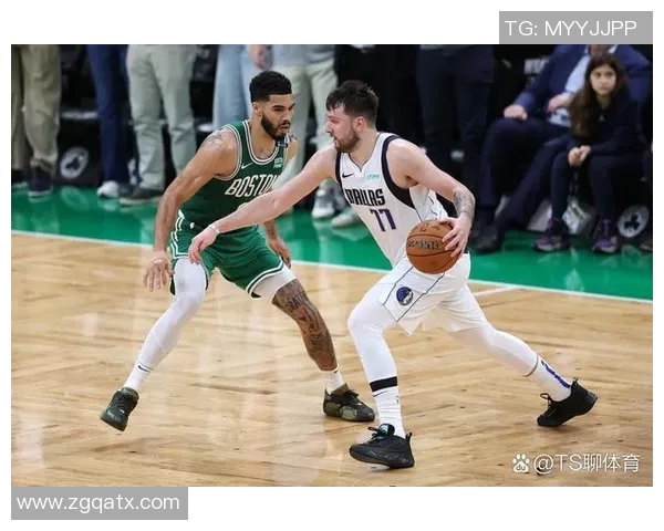 东契奇狂砍73分刷新现役得分纪录独行侠成功终结太阳队11连胜势头